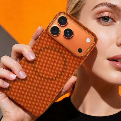 Cover per cellulare in fibra di carbonio aramidica premium con telaio in metallo per iPhone 17 Pro Max