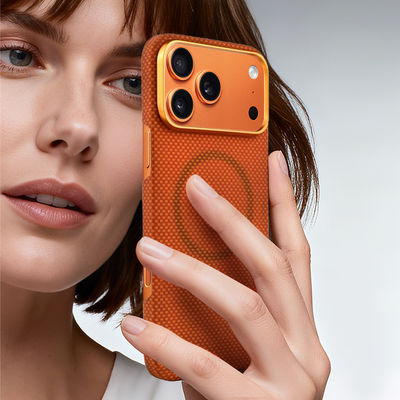 Cover per cellulare in fibra di carbonio aramidica premium con telaio in metallo per iPhone 17 Pro Max