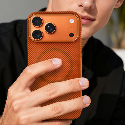 Cover per cellulare in fibra di carbonio aramidica premium con telaio in metallo per iPhone 17 Pro Max