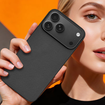Copertina mobile in fibra di carbonio di aramide personalizzata con telaio metallico per iPhone 17 Pro Max